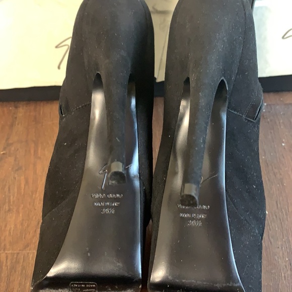 Beautiful suede black Giuseppe Zanotti boots - Picture 2 of 7